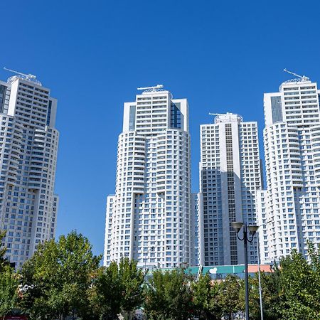 16Th Floor Sky View Condo With Pool And Fitness Skopje Exterior foto